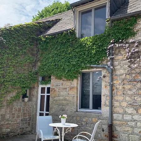 Le Camelia A Manoir Sainte Cecile B&B *